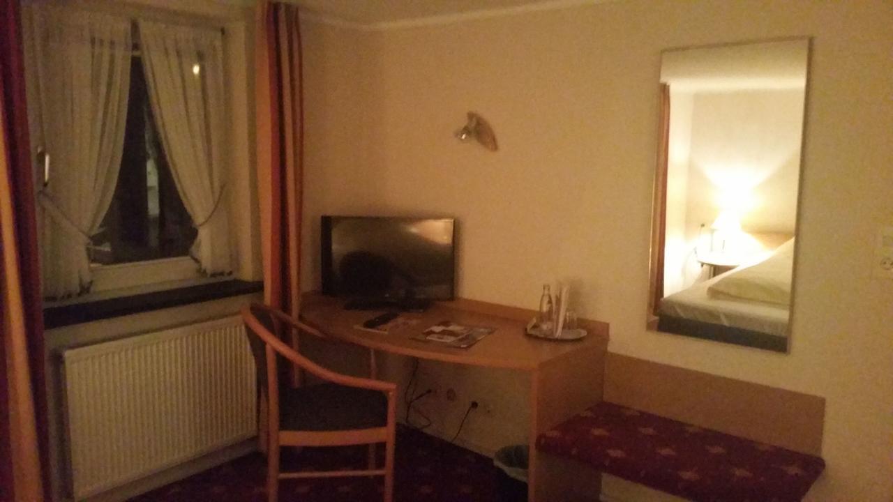 Land-Gut Hotel Zur Bruecke Garni Drolshagen Bagian luar foto
