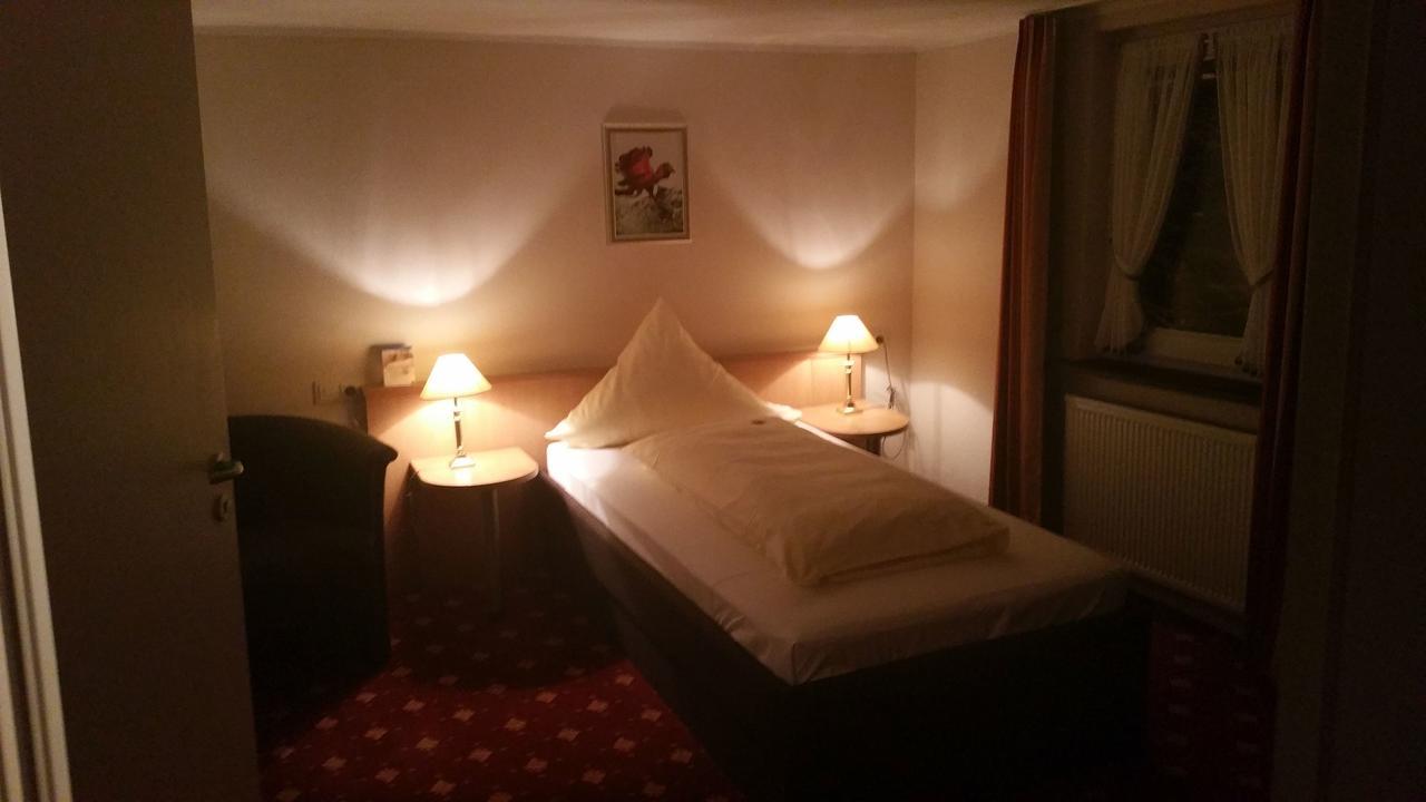Land-Gut Hotel Zur Bruecke Garni Drolshagen Bagian luar foto