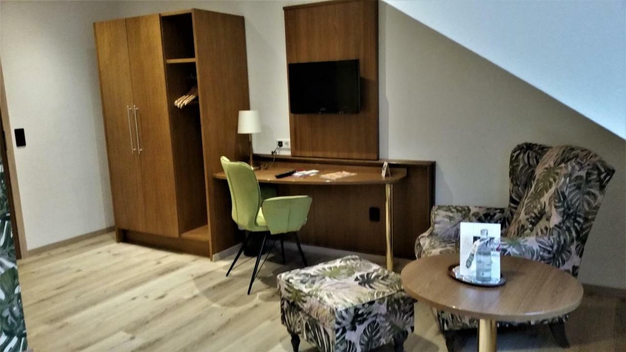 Land-Gut Hotel Zur Bruecke Garni Drolshagen Bagian luar foto