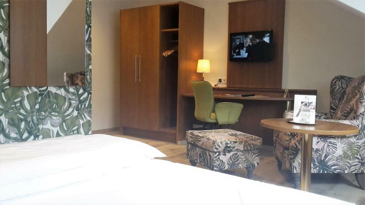 Land-Gut Hotel Zur Bruecke Garni Drolshagen Bagian luar foto