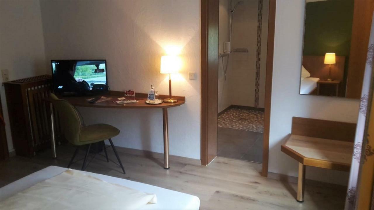 Land-Gut Hotel Zur Bruecke Garni Drolshagen Bagian luar foto