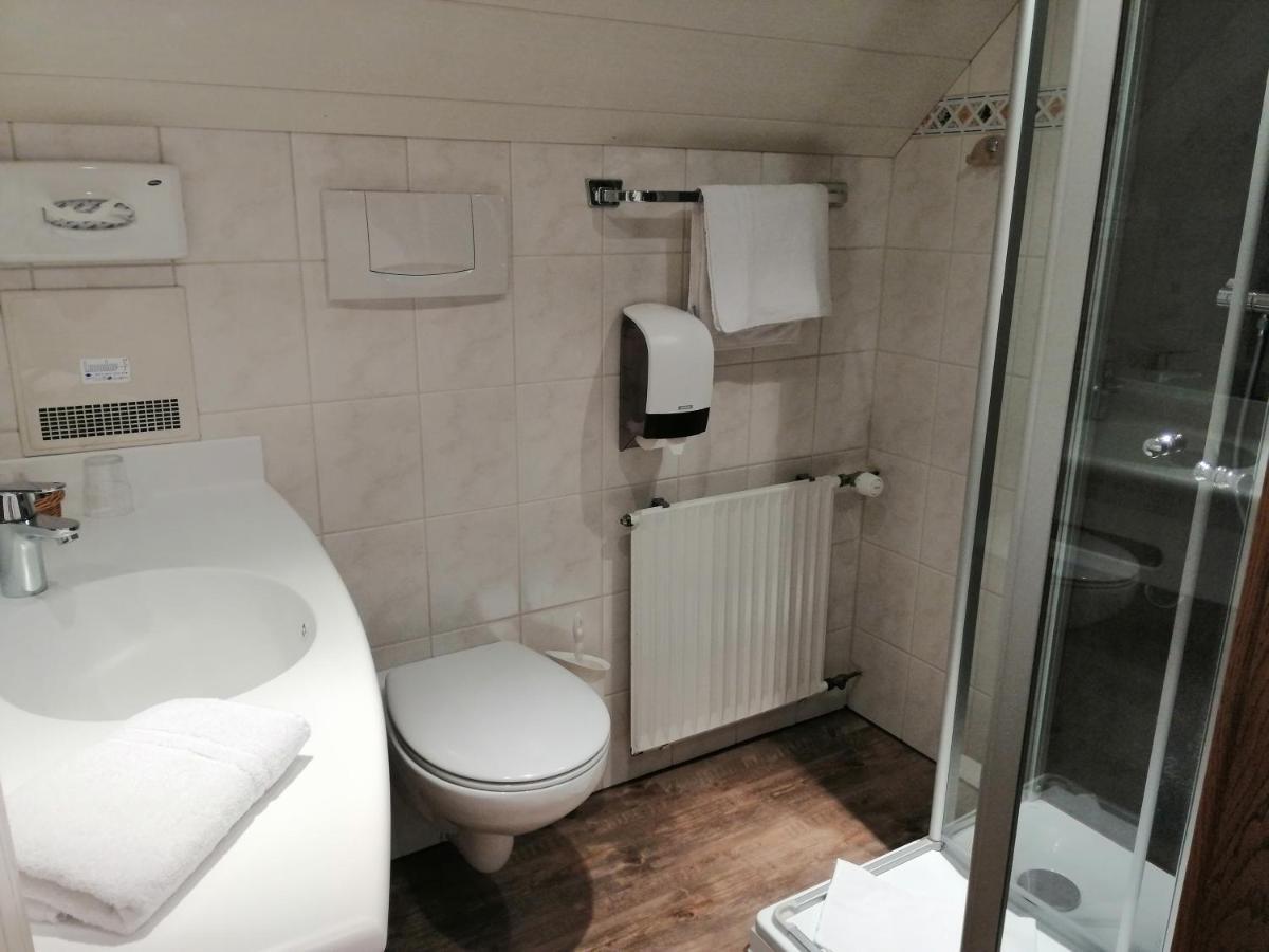 Land-Gut Hotel Zur Bruecke Garni Drolshagen Bagian luar foto